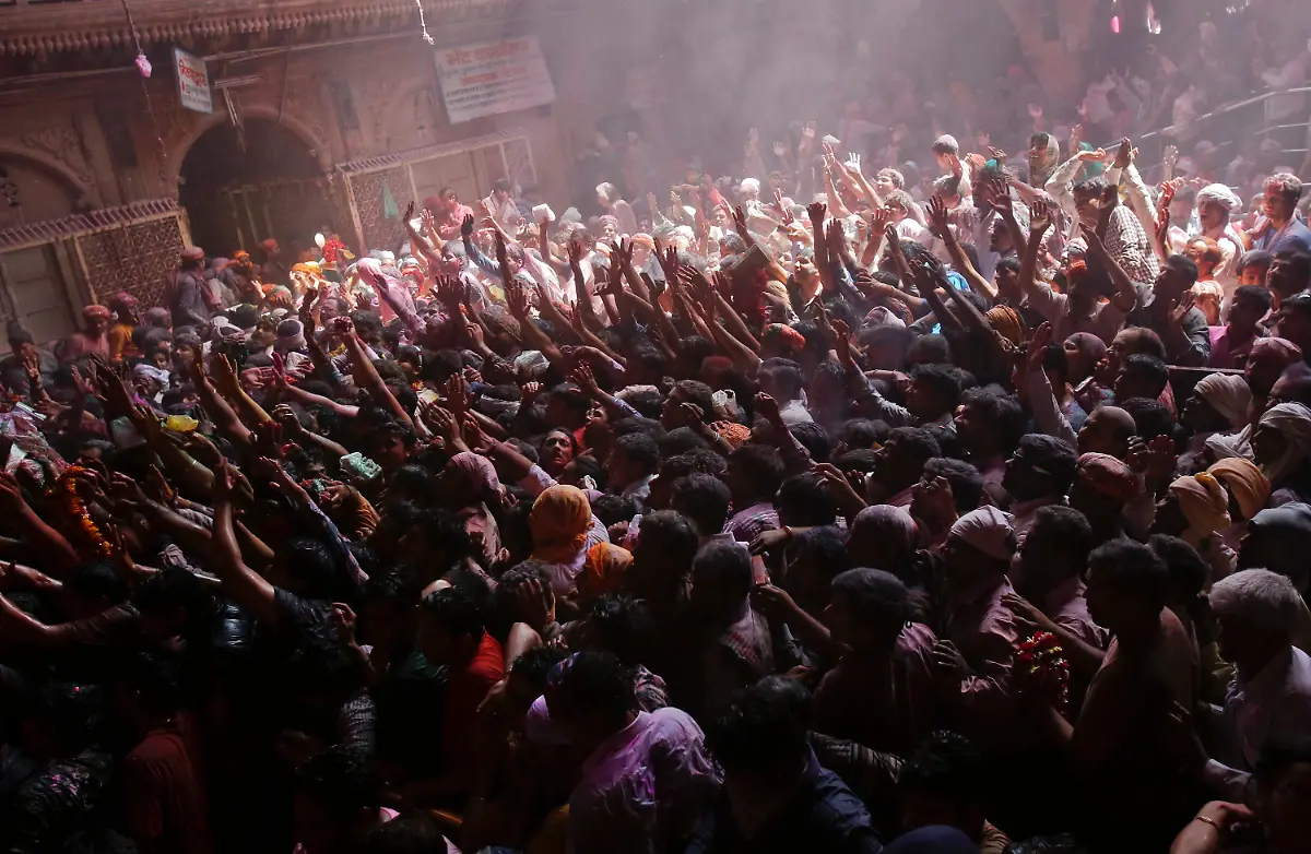 2013-03-26T105436Z-01-VRN04-RTRMDNP-3-INDIA-JPG7007332155912333537