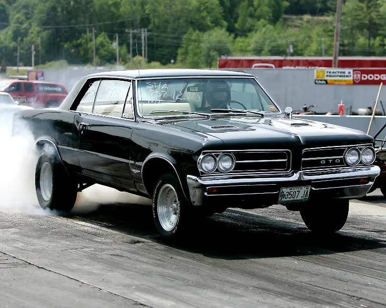 Pontiac-GTO-bei-Drag-Racing