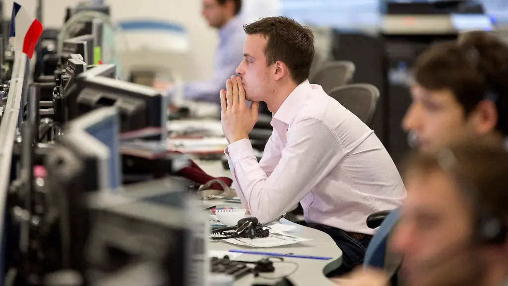 2013-03-18T114742Z-01-NGH01-RTRMDNP-3-MARKETS-GLOBAL-JPG5038324937399781143