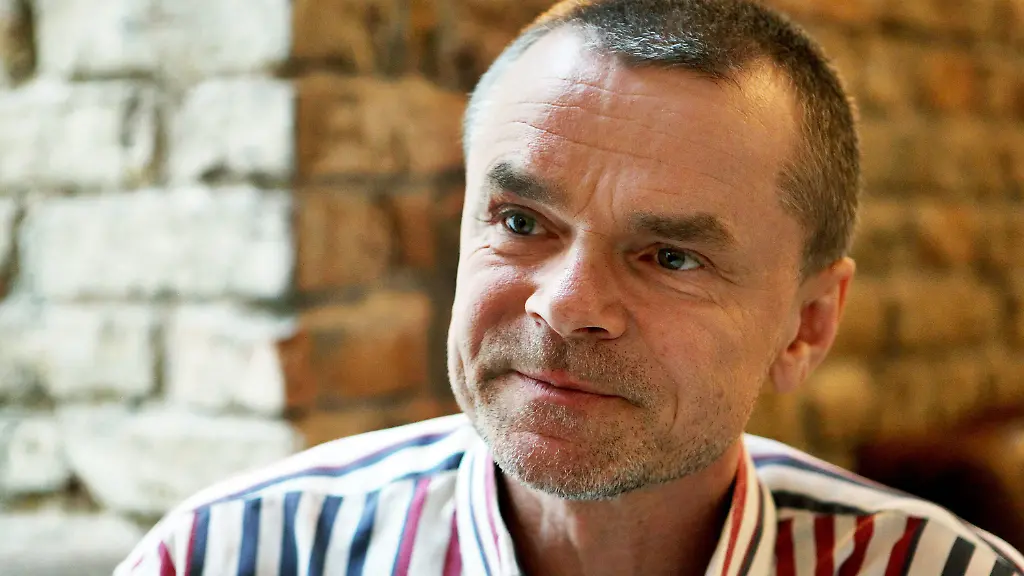 3alp1628-jpg5109710125979087765