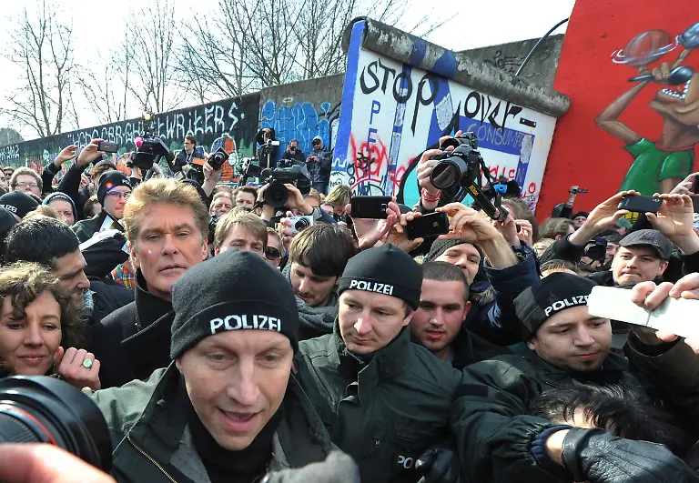 3akg1709-jpg4304589690505492852