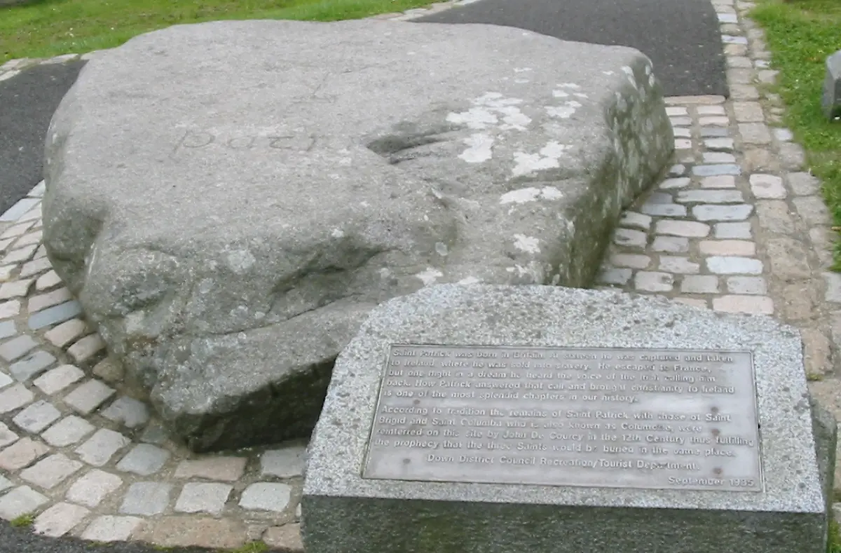 Saint-Patrick-s-grave-Downpatrick-Man-vyi