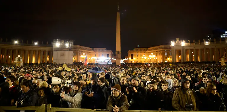 2013-03-12T183840Z-01-CLH142-RTRMDNP-3-POPE-SUCCESSION-JPG1730332497374790082