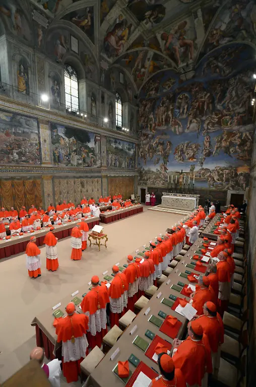 2013-03-12T180109Z-01-CLH130-RTRMDNP-3-POPE-SUCCESSION-JPG5783344981862867687