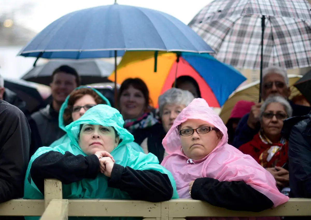 2013-03-12T163036Z-01-CLH124-RTRMDNP-3-POPE-SUCCESSION-JPG8783644083858978566