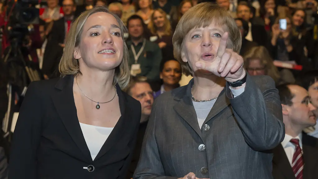 DI10220-20130312-jpg4910513740485704792