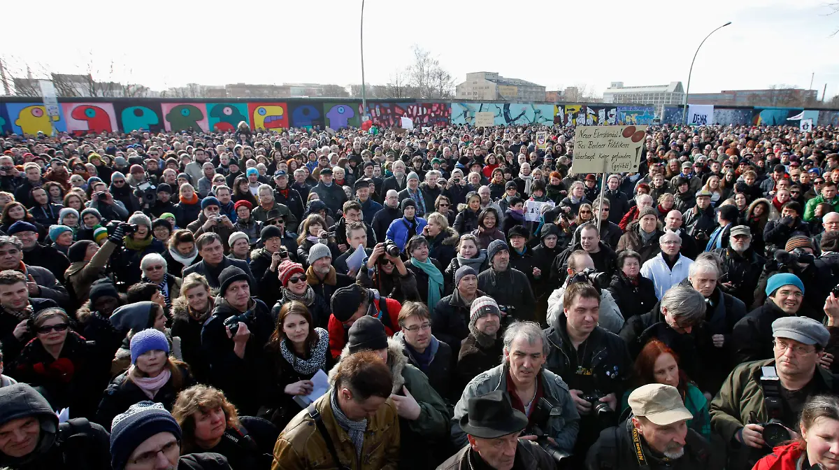 2013-03-03T152624Z-01-FAB08-RTRMDNP-3-GERMANY-WALL-JPG6531509894177052959