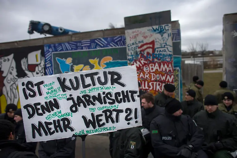 2013-03-01T121801Z-01-TPE12-RTRMDNP-3-GERMANY-JPG4161294216249992155