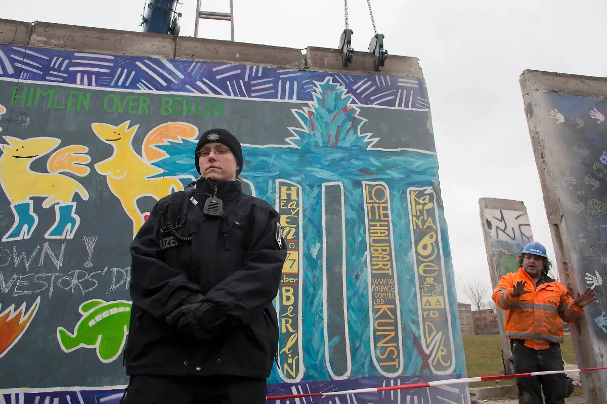 2013-03-01T093604Z-01-TPE03-RTRMDNP-3-GERMANY-JPG7182446147700468083