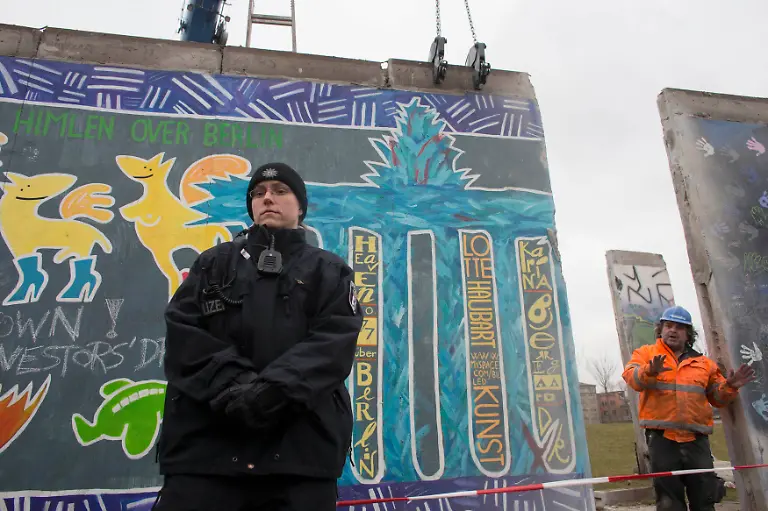 2013-03-01T093604Z-01-TPE03-RTRMDNP-3-GERMANY-JPG7182446147700468083