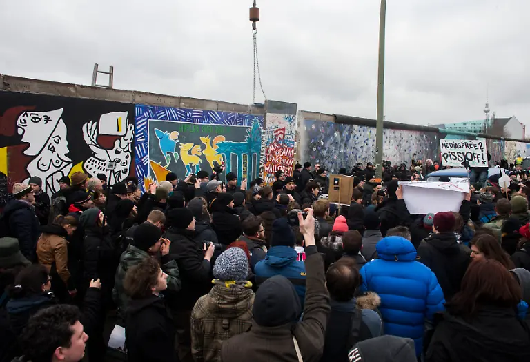 2013-03-01T093751Z-01-TPE05-RTRMDNP-3-GERMANY-JPG8237699073570859491