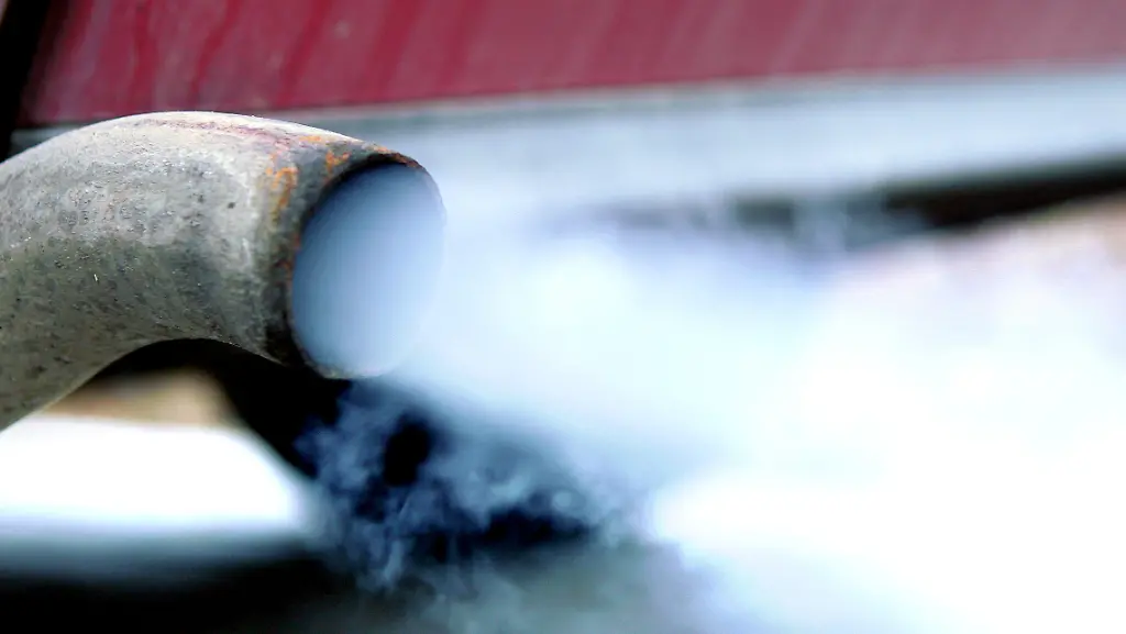 Autos-verbreiten-feinste-Schadstoffe-in-der-Luft