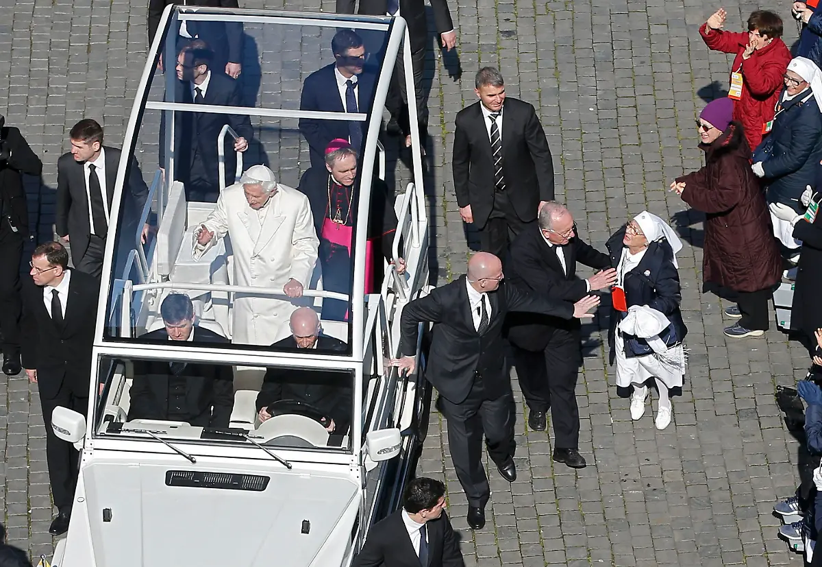 2013-02-27T120940Z-01-TGN108-RTRMDNP-3-POPE-RESIGNATION-JPG4672389346311222427