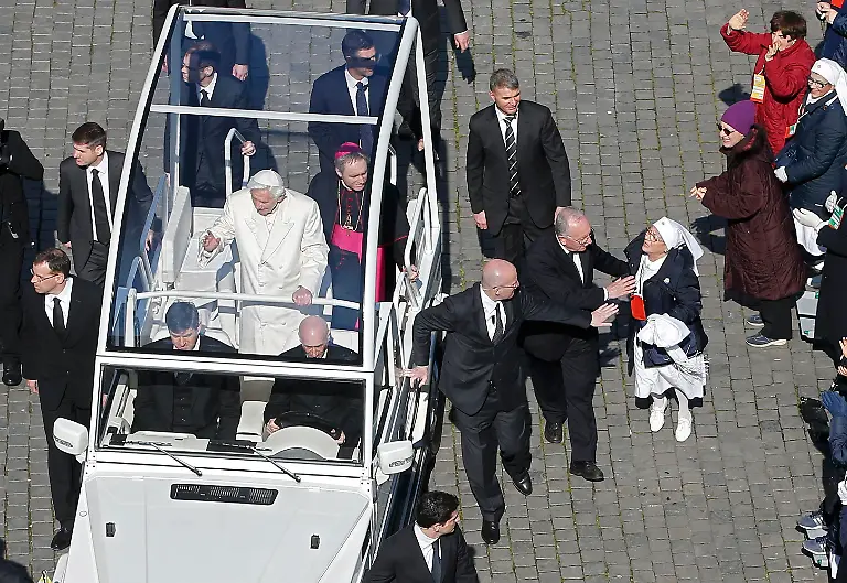 2013-02-27T120940Z-01-TGN108-RTRMDNP-3-POPE-RESIGNATION-JPG4672389346311222427