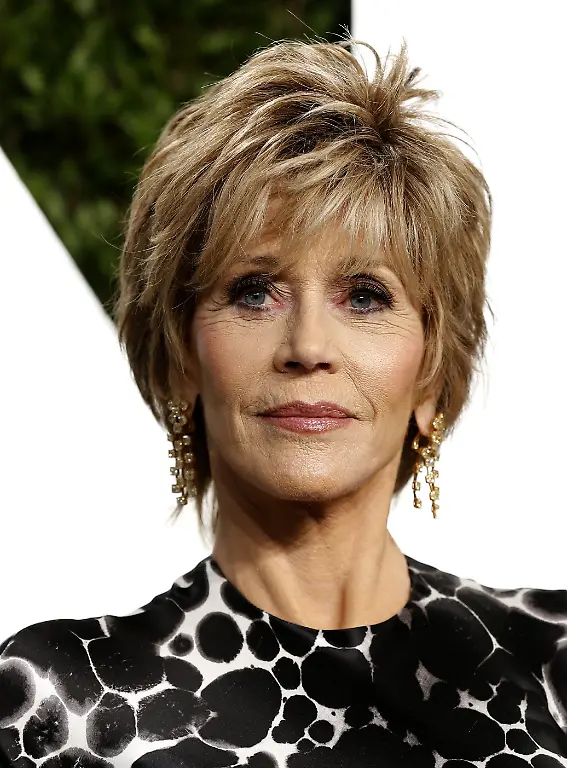 2013-02-25T061510Z-01-OSC912-RTRMDNP-3-OSCARS-PARTIES-JPG7900007307597691487