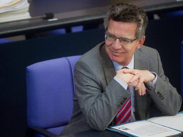Der Verteidigungsminister weist die Vorwürfe zurück.