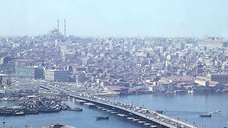 Fachleute aus Istanbul entwarfen dunkle Szenarien für ein großes Erdbeben in der türkischen Metropole, deren Bauten dafür nicht ausgelegt seien.