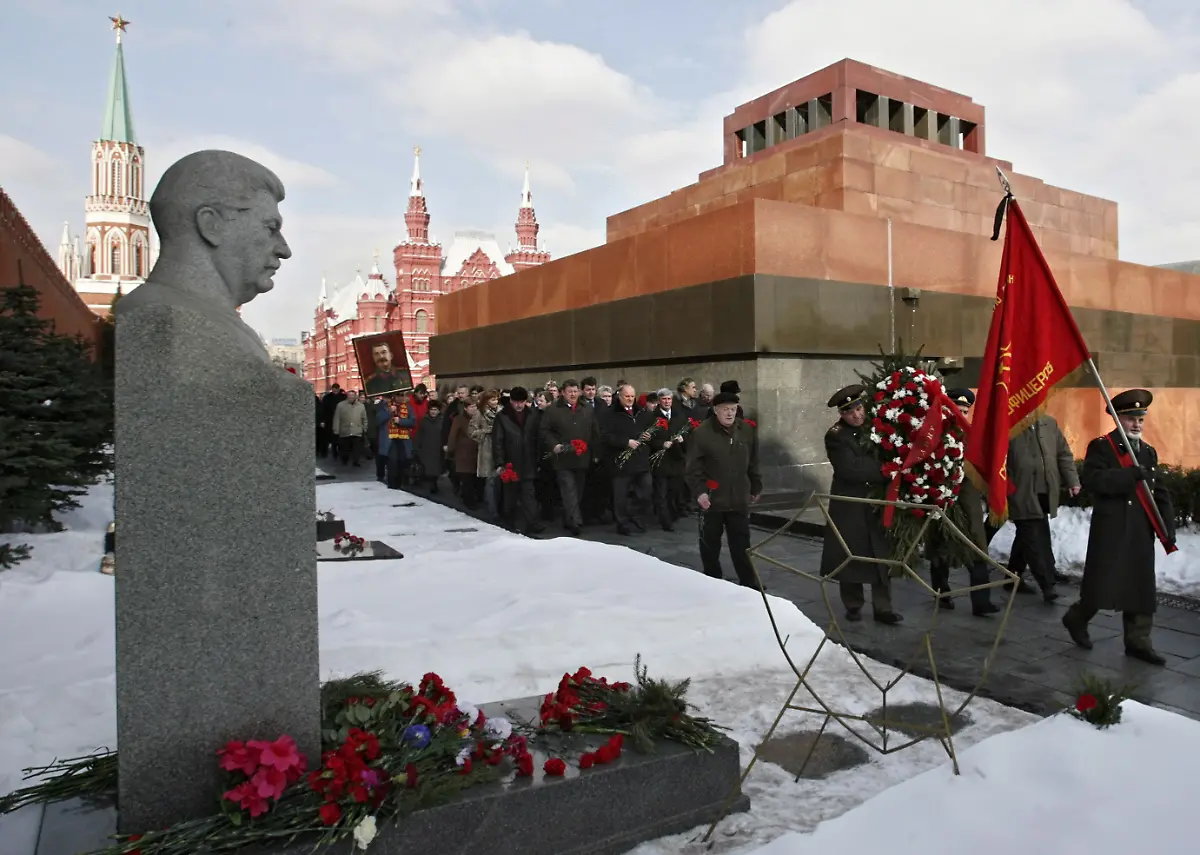 Stalin-Grab-Moskau-Kremlmauer