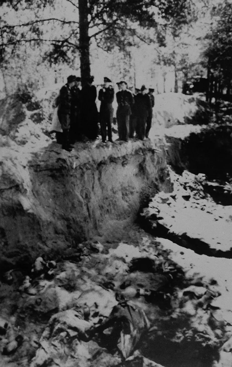 Stalin-Katyn-Grab-1943