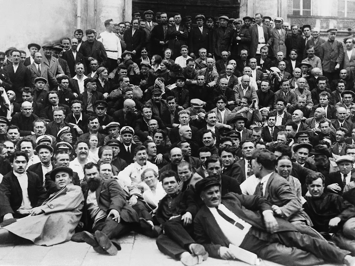 Stalin-volksnah-Juli-1930