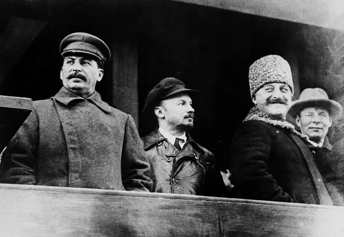 Stalin-Bucharin-Ordschonikidse-1930