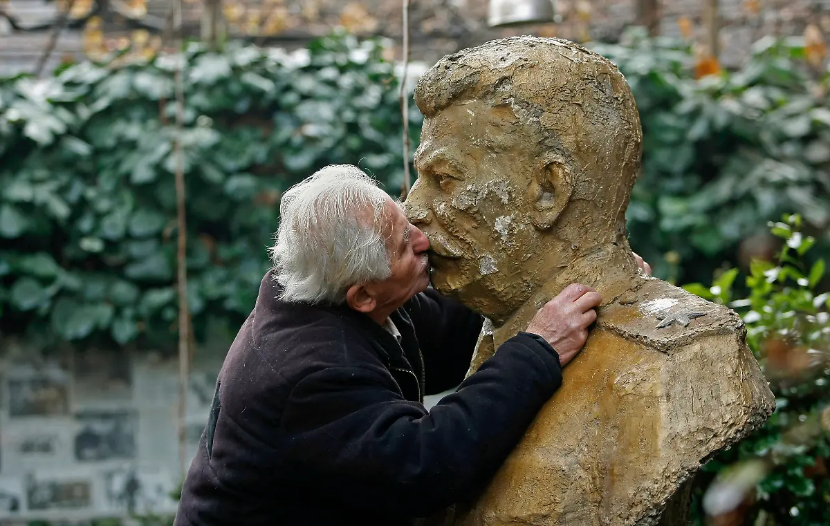 Stalin-Georgier-Kuesst-2012