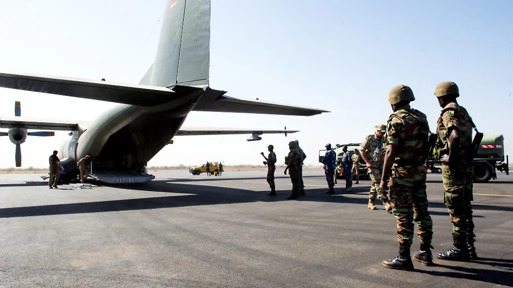 DI20124-20130215-jpg8457380019342266700