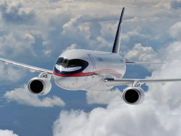 189-Sukhoi-Superjet-100-HR
