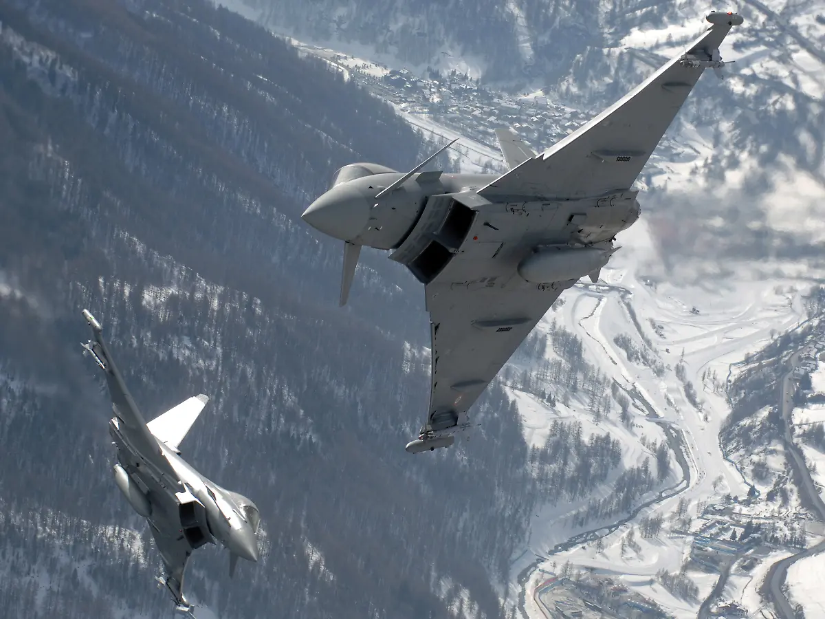 159-Eurofighter-Typhoon-HR