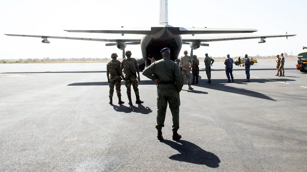 DI20096-20130215-jpg6346963247854917379