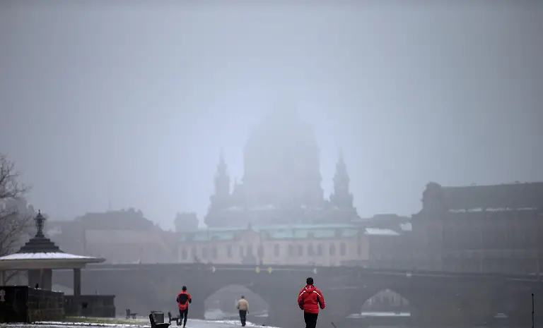 39zn2218-jpg1293389356116082003