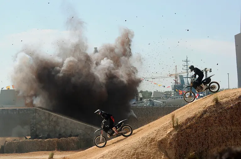 2013-02-17T104939Z-01-ABU10-RTRMDNP-3-ABU-DHABI-JPG7520144820085368798