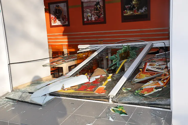 39ya0041-jpg8496290819312941355