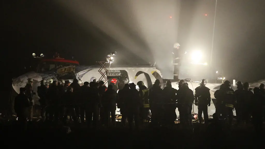 2013-02-13T204150Z-01-DON102-RTRMDNP-3-UKRAINE-PLANE-JPG4820025329555819909