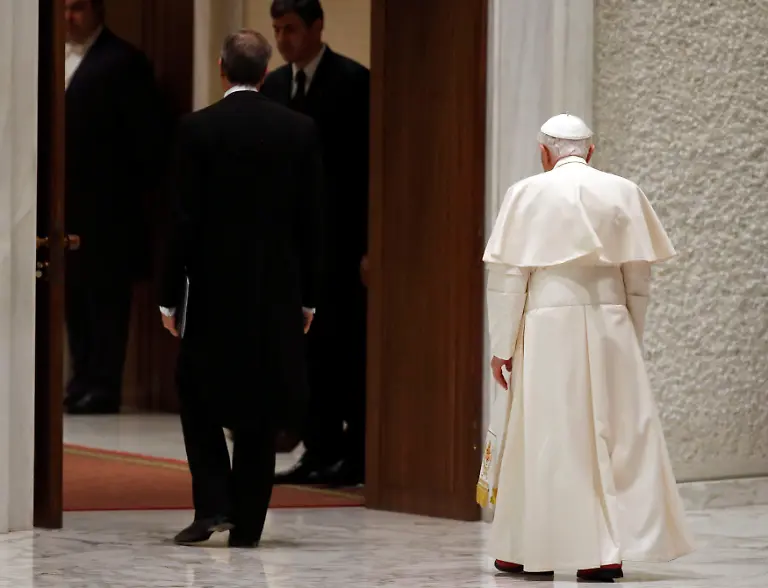 2013-02-13T110456Z-01-SRE110-RTRMDNP-3-POPE-RESIGNATION-JPG4738786101608831244