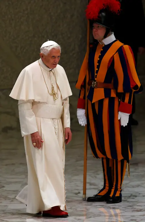 2013-02-13T104937Z-01-SRE102-RTRMDNP-3-POPE-RESIGNATION-JPG256441702588777020