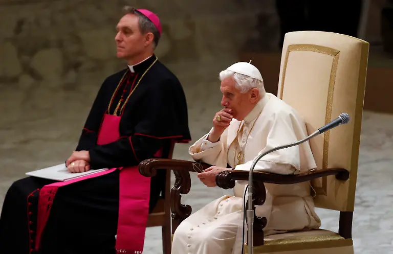 2013-02-13T104830Z-01-SRE101-RTRMDNP-3-POPE-RESIGNATION-JPG3000502798649181787