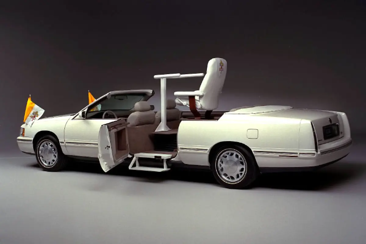 Cadillac-Deville-fuer-Paul-II