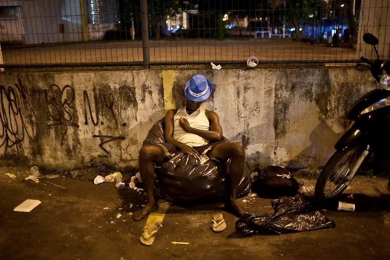 DI20077-20130211-jpg7586551335760248669