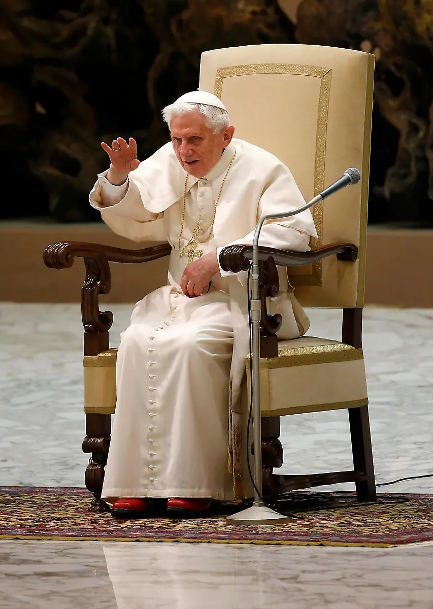 2013-02-06T115915Z-01-TGN104-RTRMDNP-3-POPE-JPG8520549618672548457