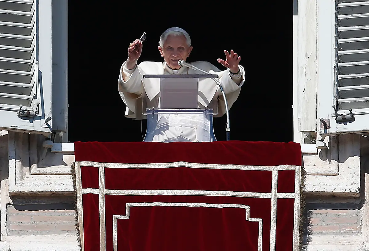 2013-02-10T120019Z-01-TGN101-RTRMDNP-3-POPE-JPG8460528404849443981