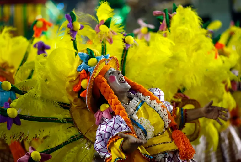 2013-02-11T034154Z-01-RIO663-RTRMDNP-3-BRAZIL-CARNIVAL-JPG1681069951202525183