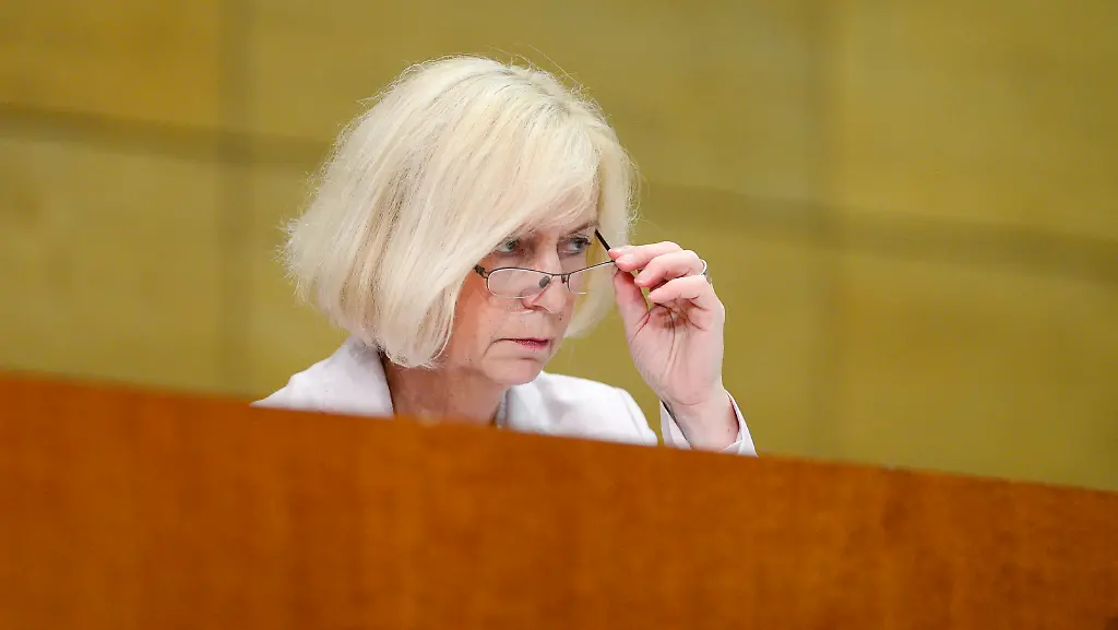 DI10075-20130209-jpg1360175646166661808