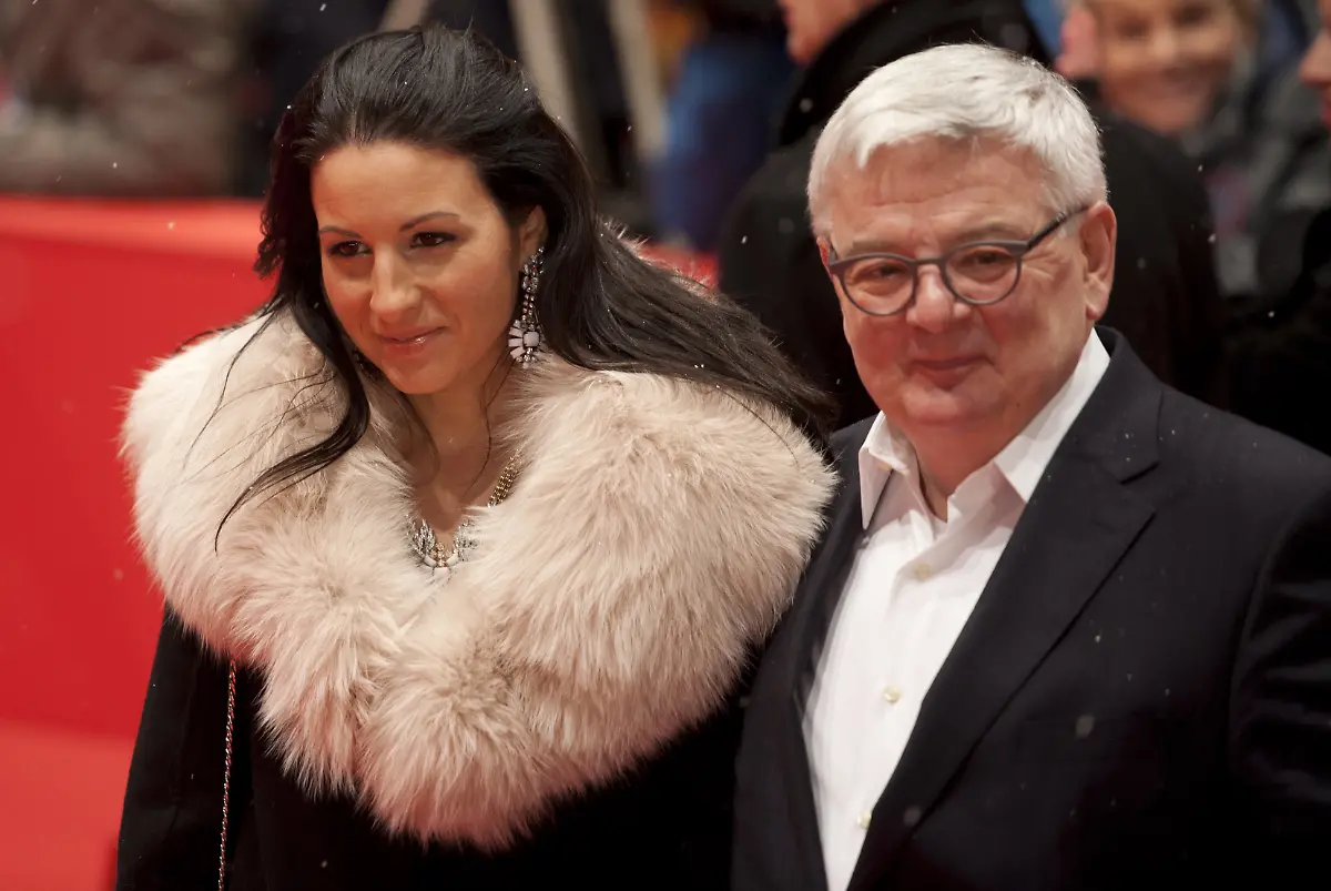 DI30414-20130207-jpg8582836419940479307