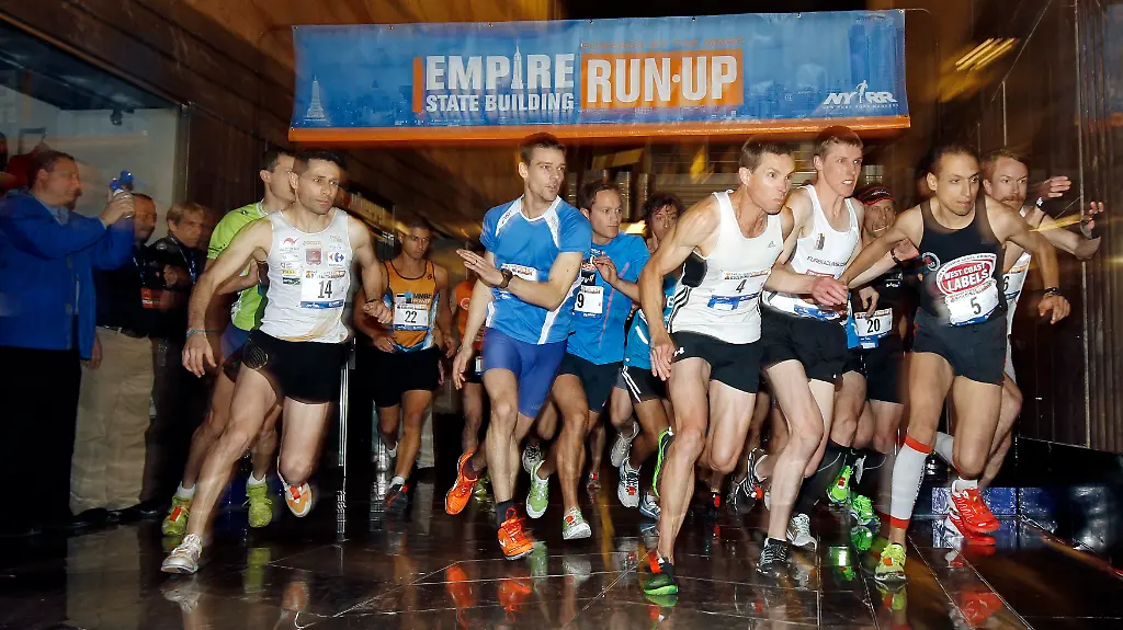 2013-02-07T030505Z-01-ARH07-RTRMDNP-3-EMPIRE-STATE-RUN-UP-JPG5978994025878903991