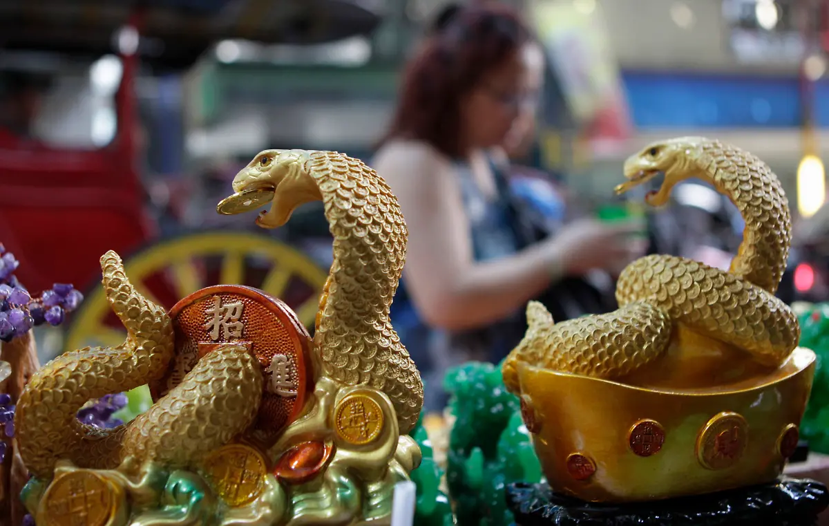 2013-02-07T092340Z-01-EDC605-RTRMDNP-3-PHILIPPINES-JPG5250172564158078324