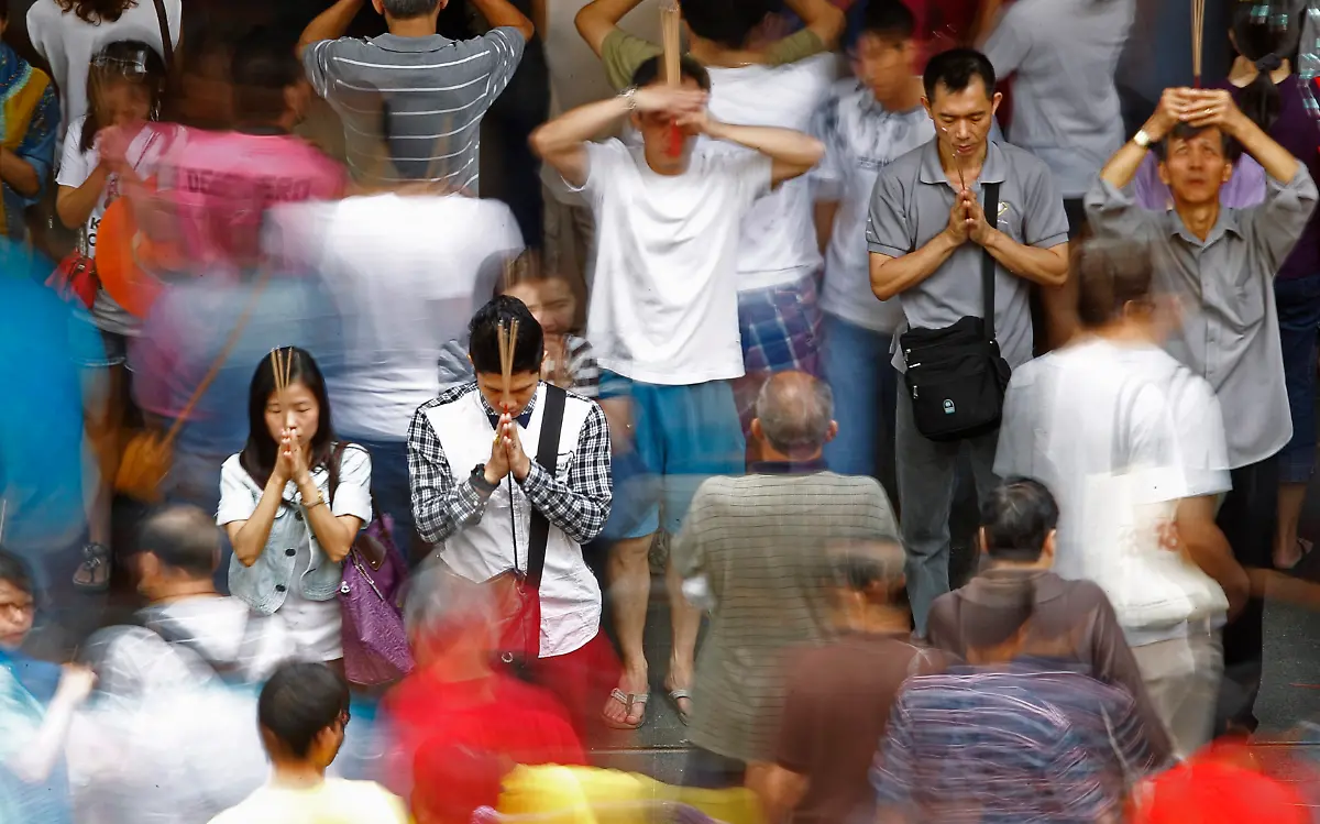 2013-02-03T071511Z-01-SGP801-RTRMDNP-3-SINGAPORE-JPG5593162162734416827