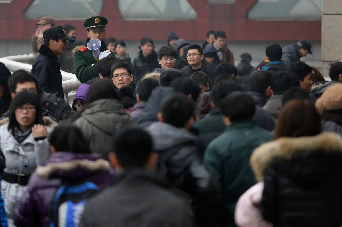 2013-02-03T072957Z-01-PEK302-RTRMDNP-3-CHINA-JPG1171089407309259483