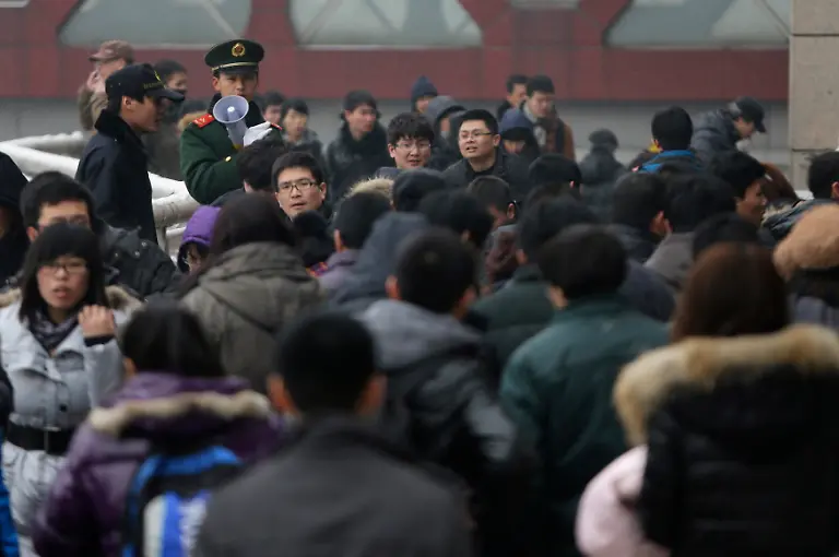 2013-02-03T072957Z-01-PEK302-RTRMDNP-3-CHINA-JPG1171089407309259483