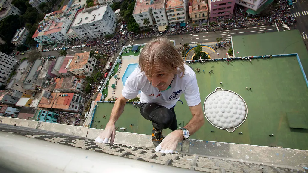 2013-02-05T060232Z-01-DBO22-RTRMDNP-3-CUBA-JPG4350375101978683327